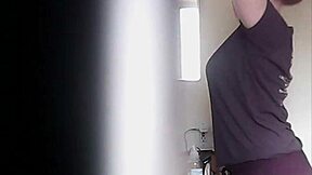 whoa, peep this big boobs blonde stripping down 😍🔥