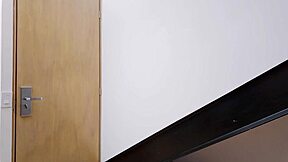 WATCH DELIVERY GUY POUND THIS CURVY LATINA HOUSEWIFE RAW!