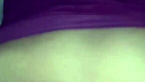 gozando e mijando no cu dela puta que delicia