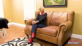 imagine kinky nerdy blonde diana bent over taking deepthroat and doggystyle pounding.