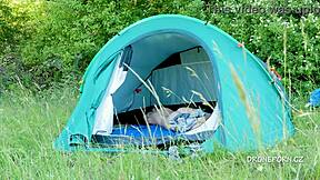 hey nudist milf, flash that mature pussy from your beach tent for voyeurs