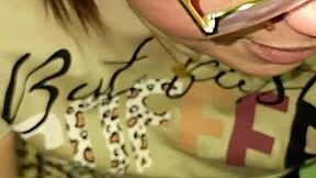 mi madrastra me folla duro por reprobar universidad y me hace correrme adentro