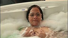 i gave this bbw latina milf a golden shower in the bath