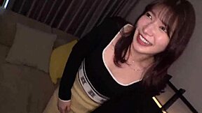 美尻インストラクターのリモコンローター散歩でイキまくり喘ぎ！