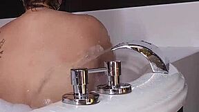 i gave this bbw latina milf a golden shower in the bath