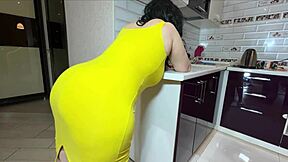 i couldn't resist my neighbor's big ass begging for anal