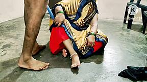 😈 indian maid gets her big ass pounded doggystyle by owner's monster cock, you watching? 🍑💦