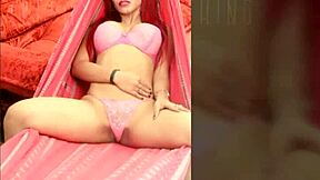 ever wondered how a sexy peruvian puta like mabellaxxx handles it?