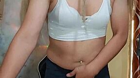 Rich White Transexual Crossdresses Seductively