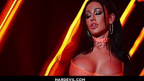 Jennifer White Guzzles Huge Cocks in Epic Blowbang Facial Frenzy