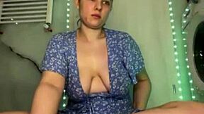 close up fat shaved pussy fucked till she squirts