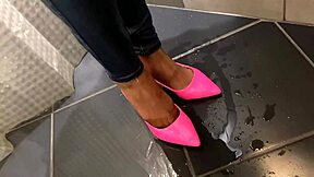 desperate housewife pees jeans then blows cock after ass pee play