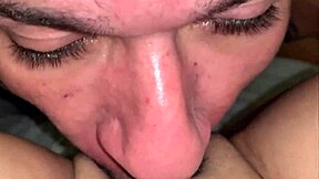 damn this homemade brazilian bodybuilder fisting her juicy shaved pussy looks wild