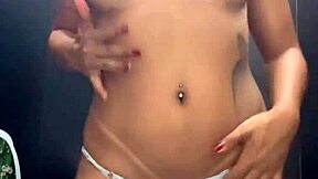 i get so horny fingering my pussy in the crowded gym watching everyone