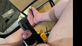 Live Webcam Nerd Shows Off as Strangers Control Dildo to Cum on Feet