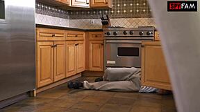 stepdaughter sucks stuck stepdad's cock then rides it hard 😈💦