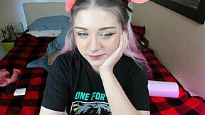 Who's that cute babe slurping dildo in sexy solo vibrator blowjob tease?