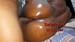 olha essa morena de bunda grande dando no motel, buceta aberta pro pauzão