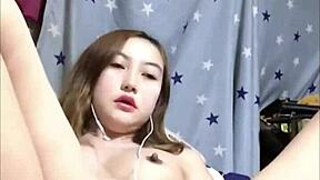 god, i'm so damn horny watching this amateur japanese girl squirt from solo masturbation