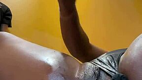 Whoa, Cream Machine Drills Her Pussy and Anal Deep!