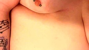 chubby redhead babe fingers wet pussy moaning loud