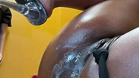 Whoa, Cream Machine Drills Her Pussy and Anal Deep!