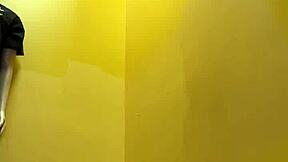 Whoa, Cream Machine Drills Her Pussy and Anal Deep!