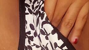 mi putita hermanastra se masturba con su coño grande y sexy en el masaje