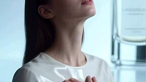 Muscular Asian Bodybuilder Girl Workout Video