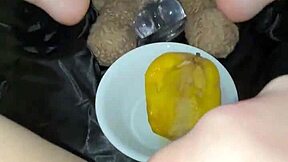 18yo Saudi Virgin Stuffing Mango in Tight Pussy Food Fetish Solo