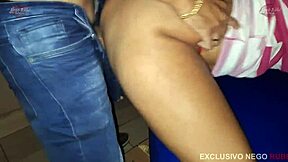 Ei, olha minha esposa sendo comida por geral agora?