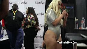 What happens when Denver Exxxotica pornstars bare it all outdoors?