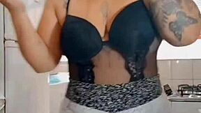 Everyone loves my big pussy, wanna see me suck their hot milk dry?