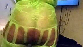 BIG ASS COUSIN TWERKS HER BOOTY NAKED BEFORE MOMMY EBONY DANCES WILD!