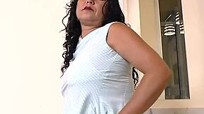 latinchili mature latina granny fingers fat pussy with toys