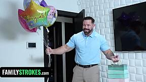 addison: ive been dreaming of stepdad's cock for years!! 😩💦