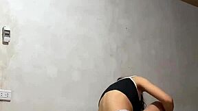 oye mira esta colombiana tetona universitaria en camara espia undressing tetas en publico