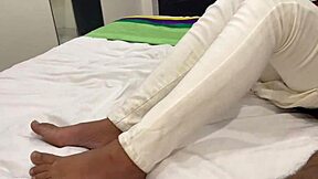 oye hotel mein schoolgirl ko thok diya close up chudai