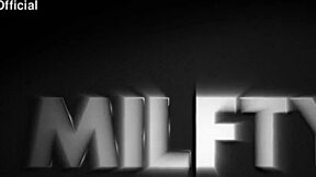 elisa chats about guiding young guys through first times