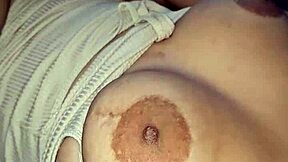 i masturbate in front of friend she gets hot 😈💦