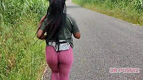 i spot this big ass ebony running in leggings