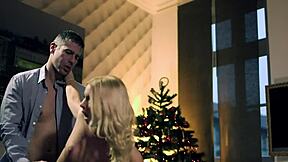 Kendo's Merry Christmas: Babe Unwraps Huge Cock for Cum-Filled Facial Quickie