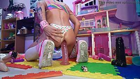 yo this teen slut gapes her ass with huge toys