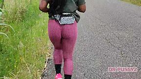 i spot this big ass ebony running in leggings