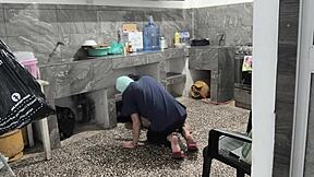 stepsister stuck in kitchen bares her tempting brown buttocks on film