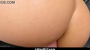 i toyed with mall officer's cock and loved the fuck liftermilf