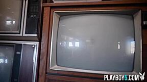 noel leon's tiny shaved milf body exposed naked and busty!