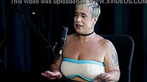 whoa she got kicked outta spots had open relationship n tried with teen just joana on sheer red 😍