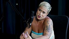 whoa she got kicked outta spots had open relationship n tried with teen just joana on sheer red 😍