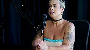 whoa she got kicked outta spots had open relationship n tried with teen just joana on sheer red 😍